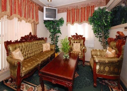 ロードウェイ イン ゲインズビル インターステート 35 部屋 写真